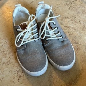 Gently used shoes, Heather brown color